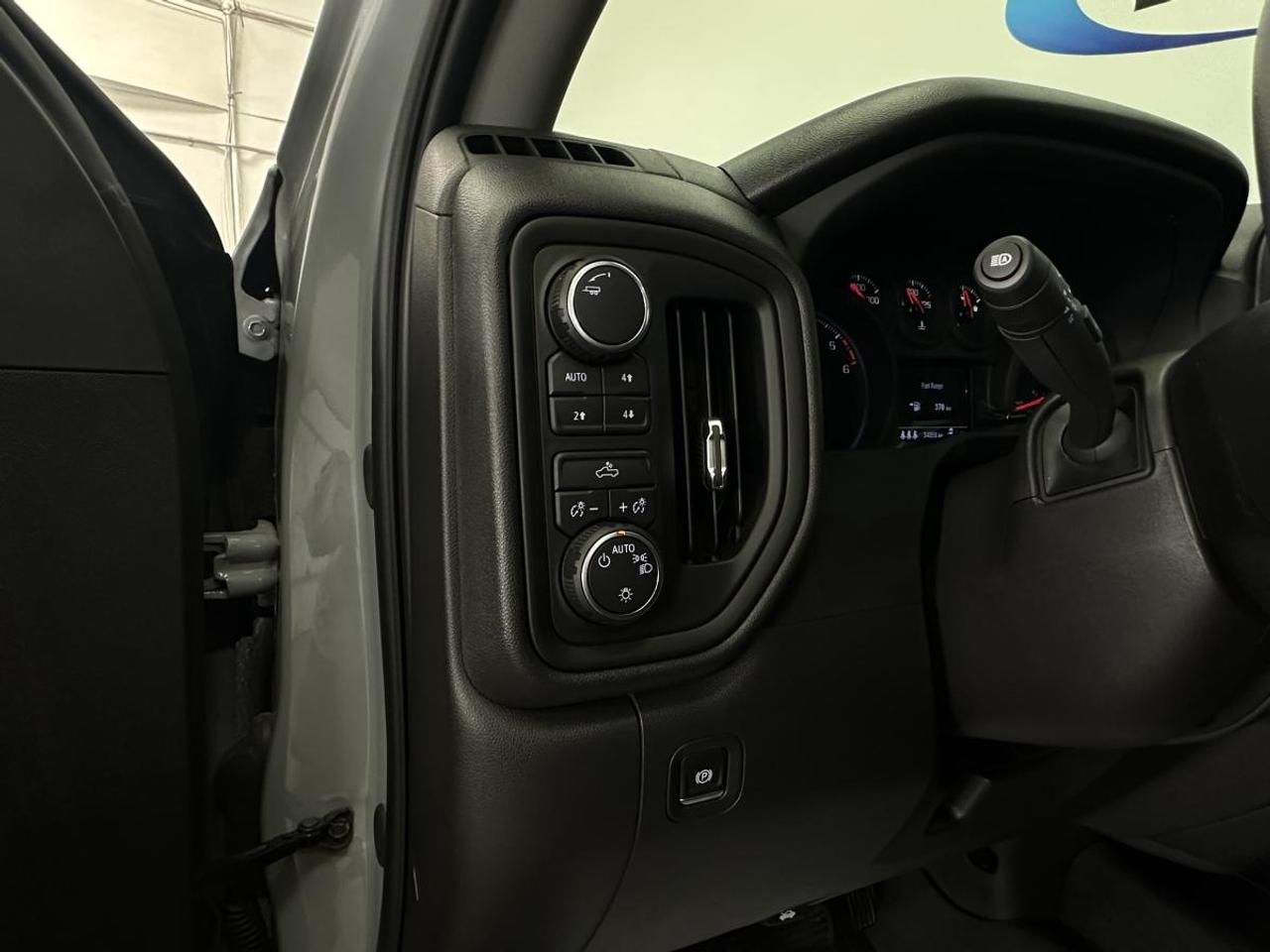 2024 Chevrolet Silverado 1500 Custom Trail Boss Photo