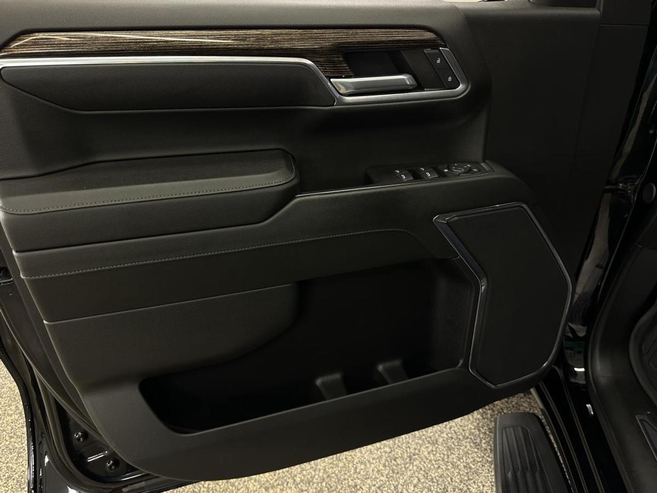 2024 GMC Sierra 1500 ELEVATION Photo