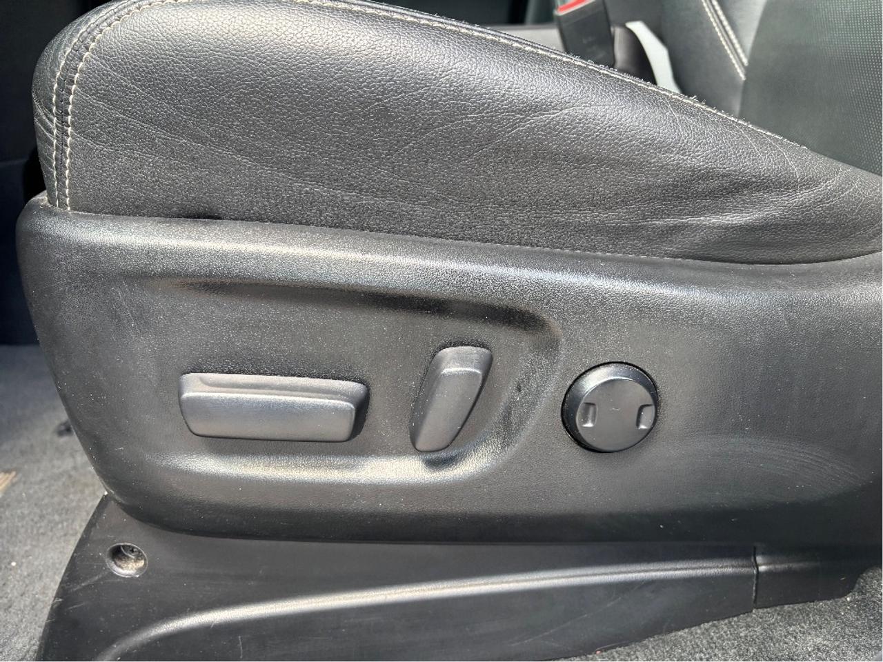 2017 Toyota Sienna SE 8 PASS LEATHER POWER SEAT CLEAN CARFAX Photo