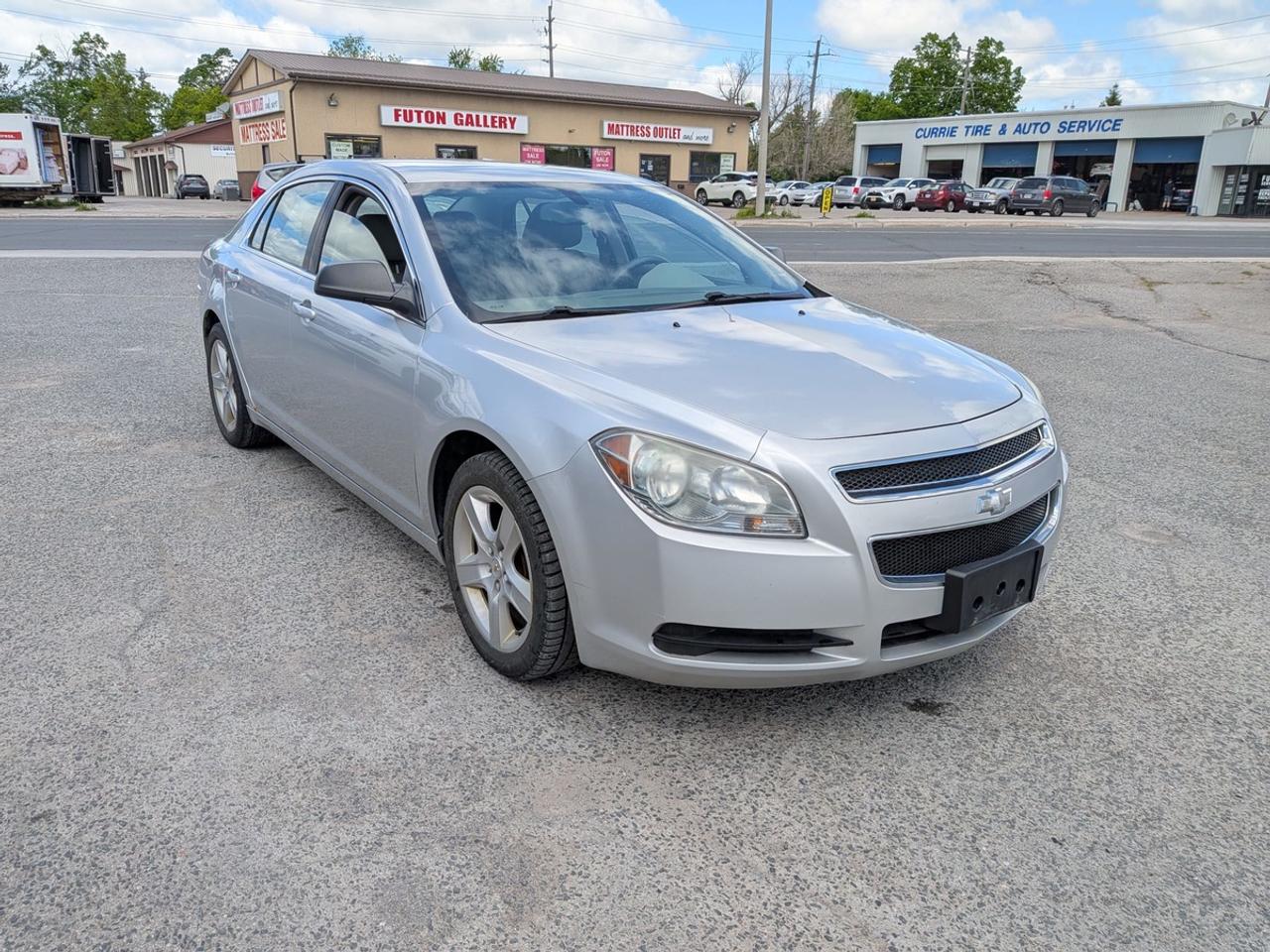 2010 Chevrolet Malibu LS Photo2