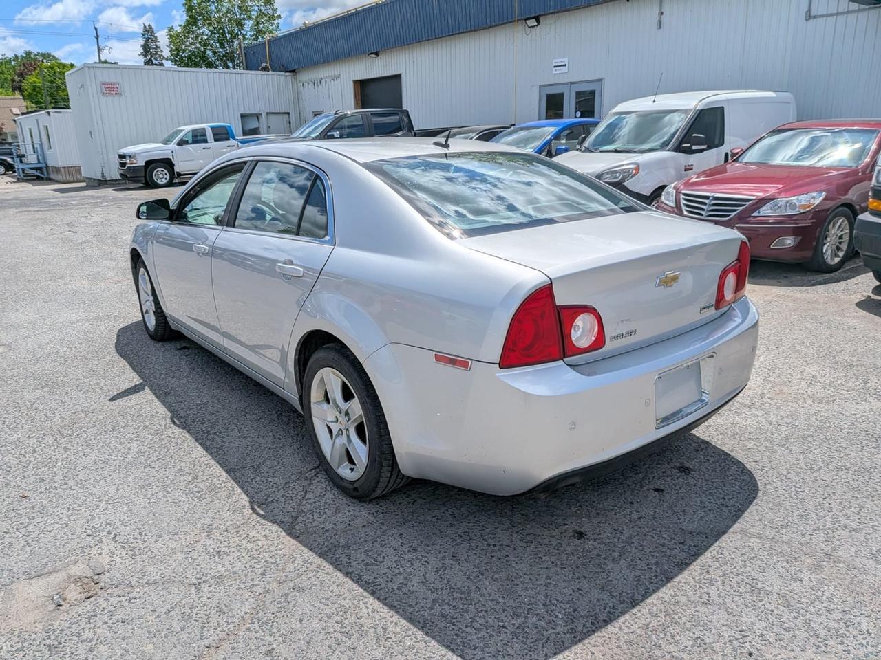 2010 Chevrolet Malibu LS Photo