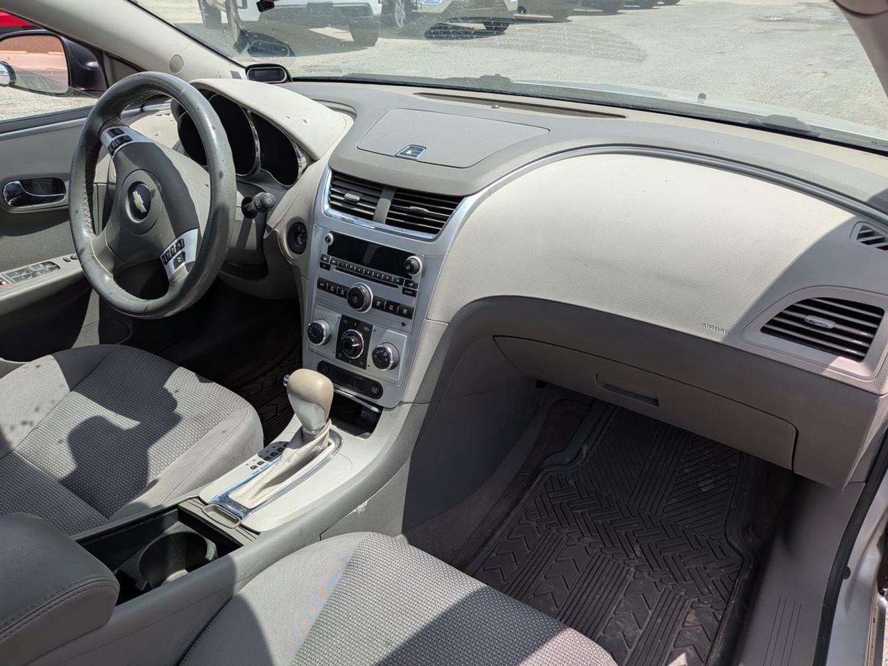2010 Chevrolet Malibu LS Photo