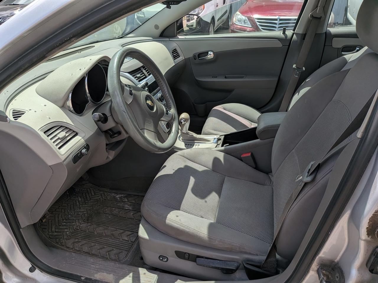 2010 Chevrolet Malibu LS Photo