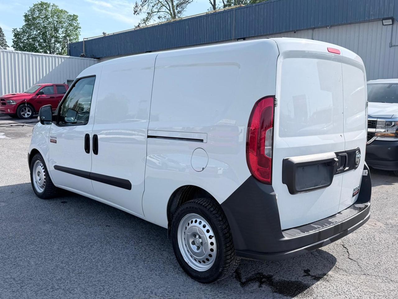 2020 RAM ProMaster City Cargo Van Photo3
