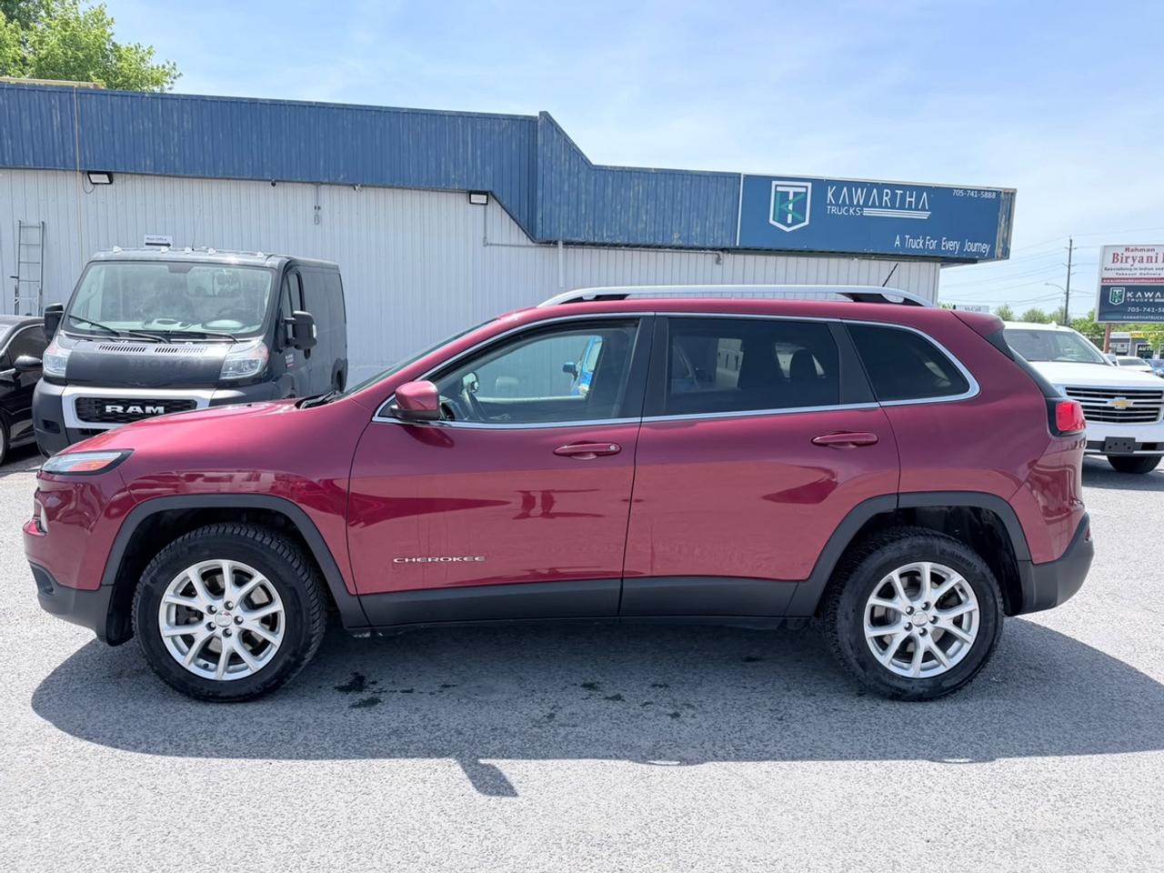 2014 Jeep Cherokee Latitude FWD Photo2