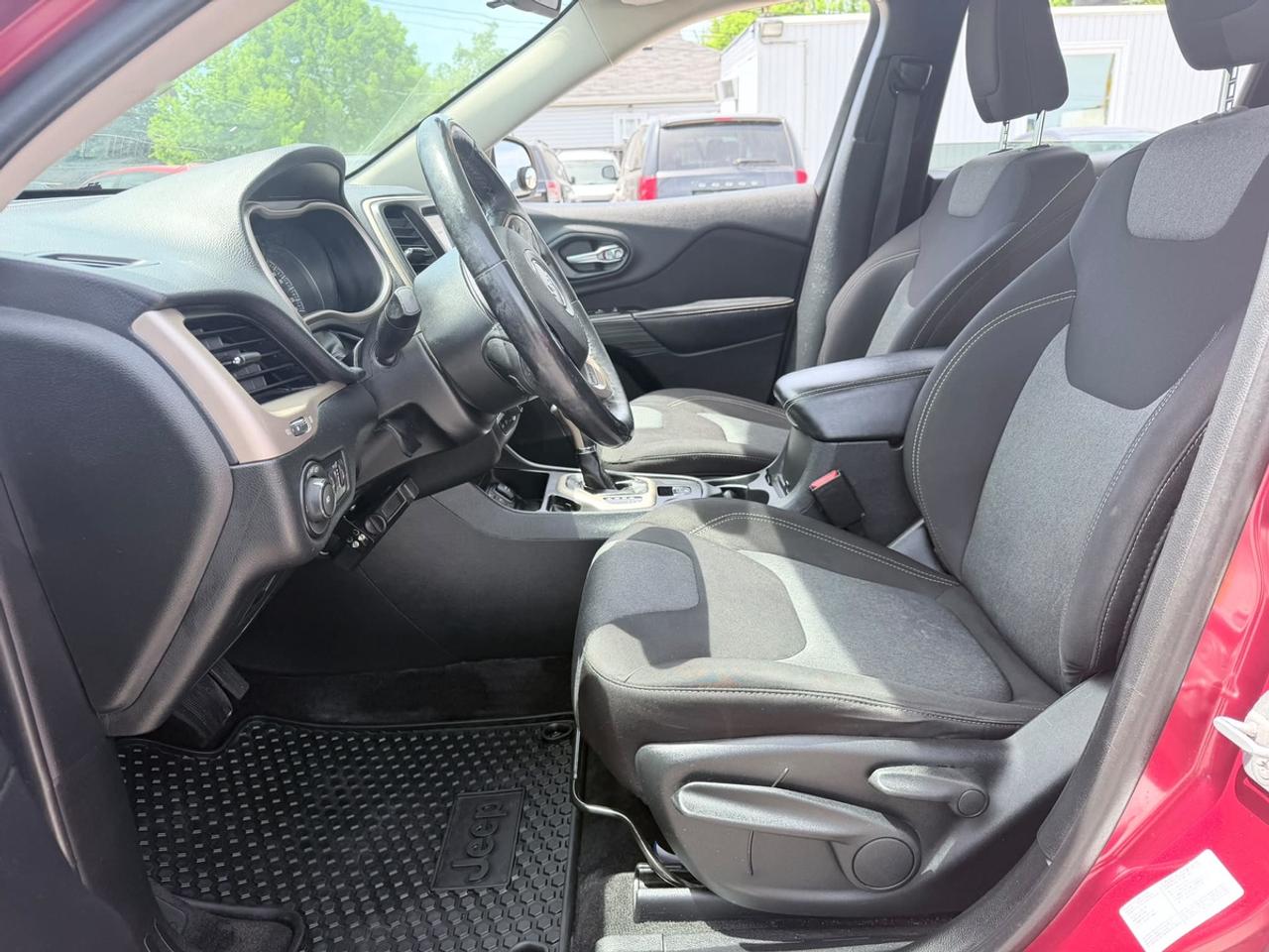 2014 Jeep Cherokee Latitude FWD Photo