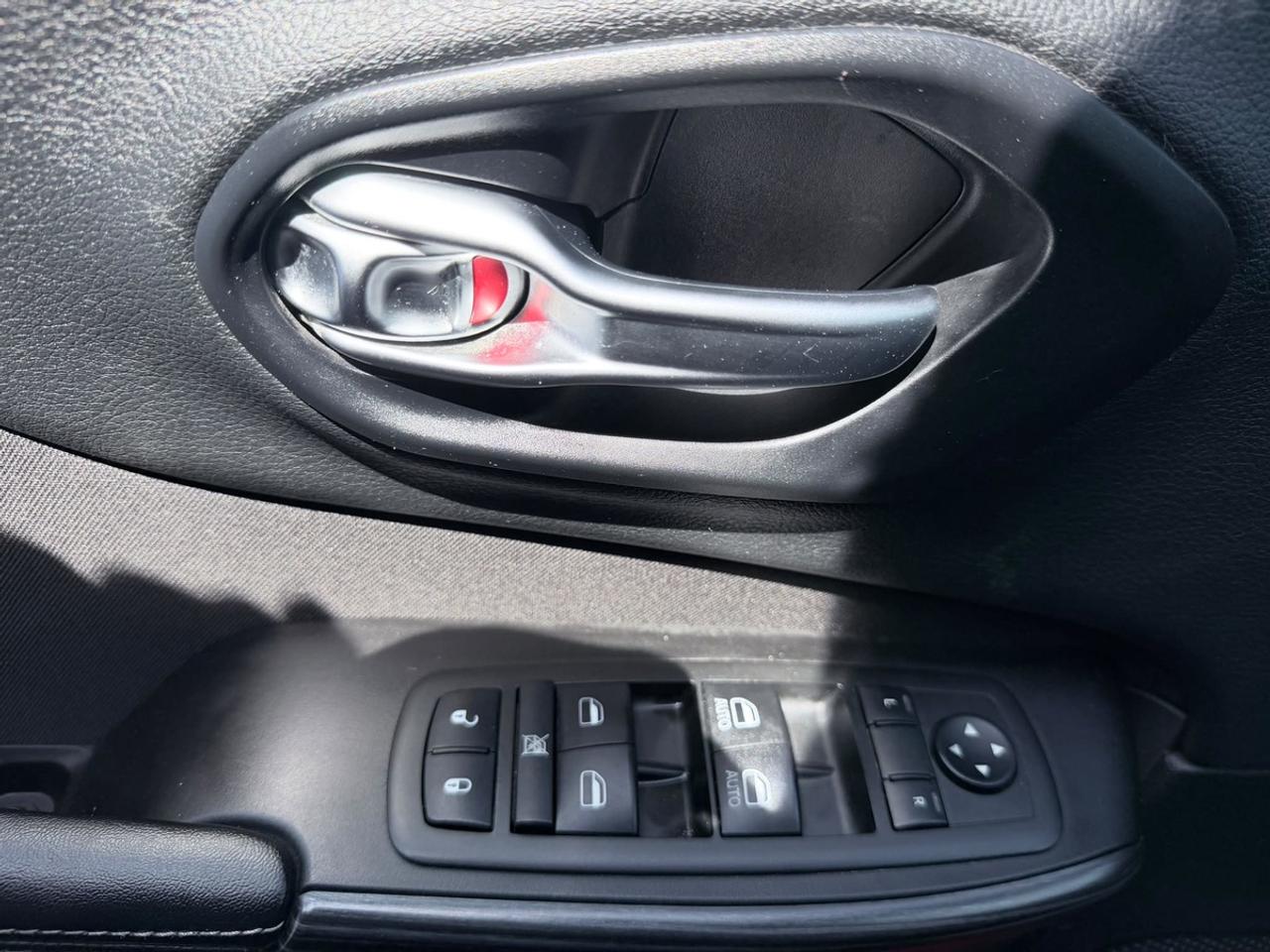 2014 Jeep Cherokee Latitude FWD Photo