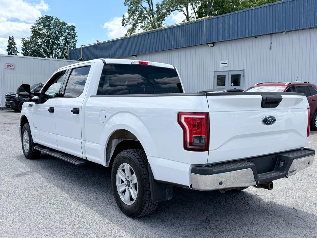 2015 Ford F-150 4wd Supercrew 157" XLT Crew Cab Std Bed Photo3