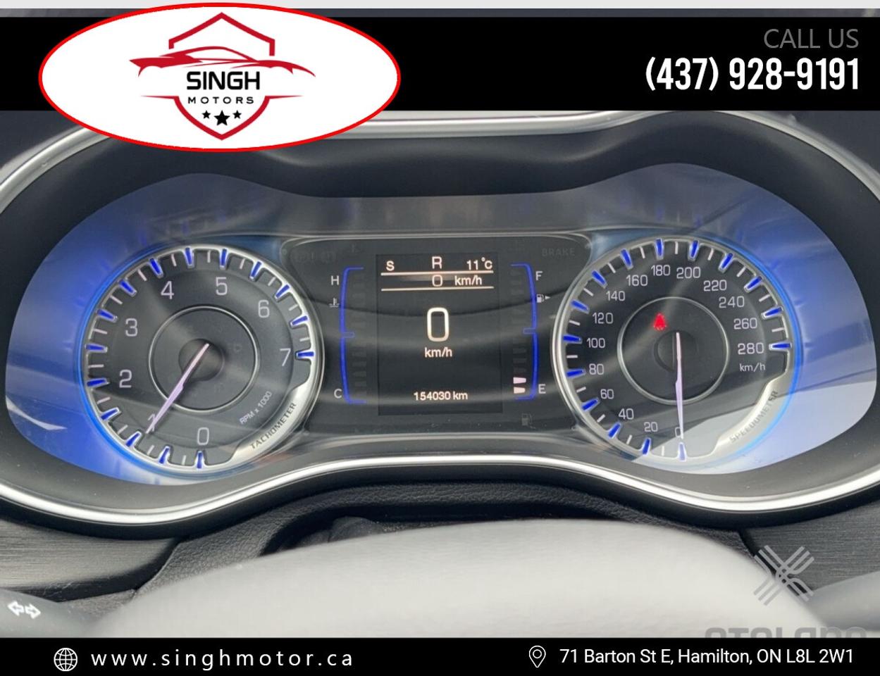 2015 Chrysler 200 LX Photo4