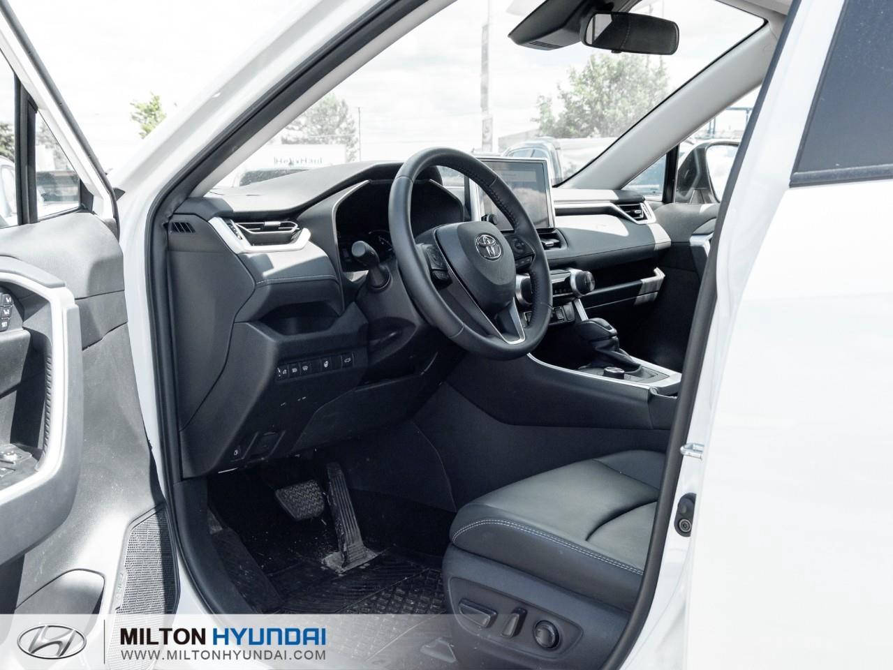 2025 Toyota RAV4 Hybrid XLE 4dr All-Wheel Drive Photo
