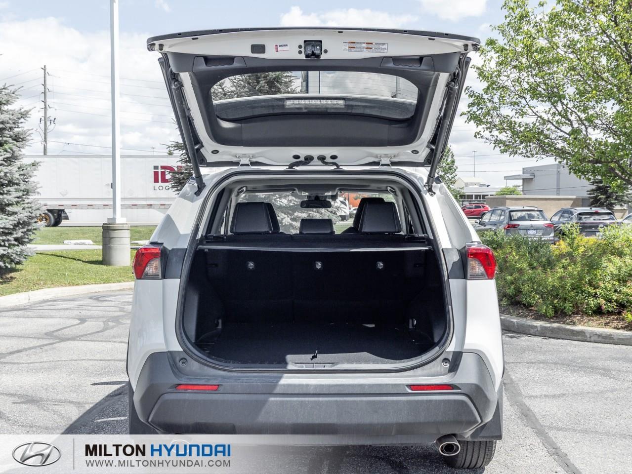 2025 Toyota RAV4 Hybrid XLE 4dr All-Wheel Drive Photo