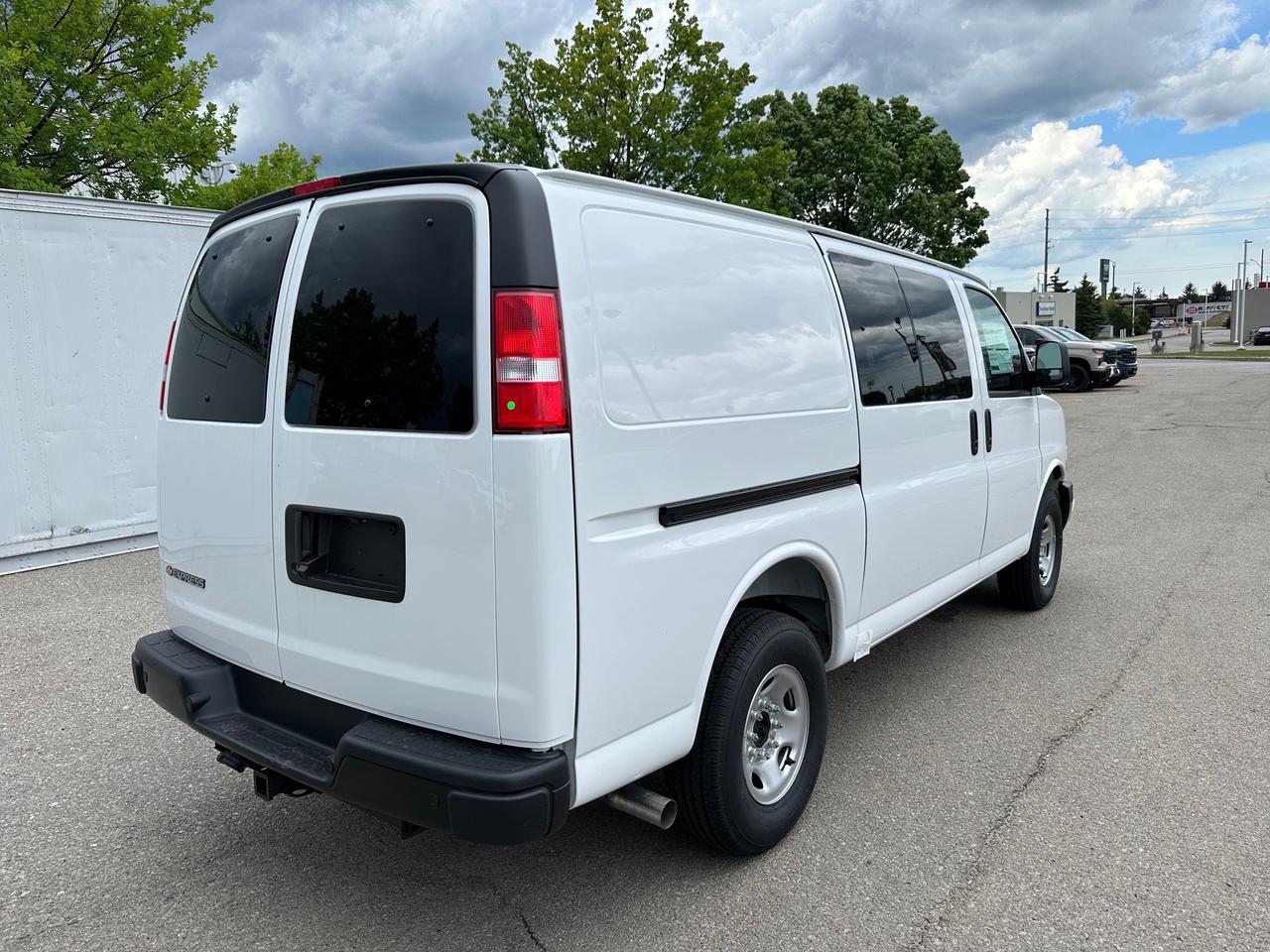 2026 Chevrolet Express 2500 Work Van Rear-Wheel Drive Cargo Van Photo