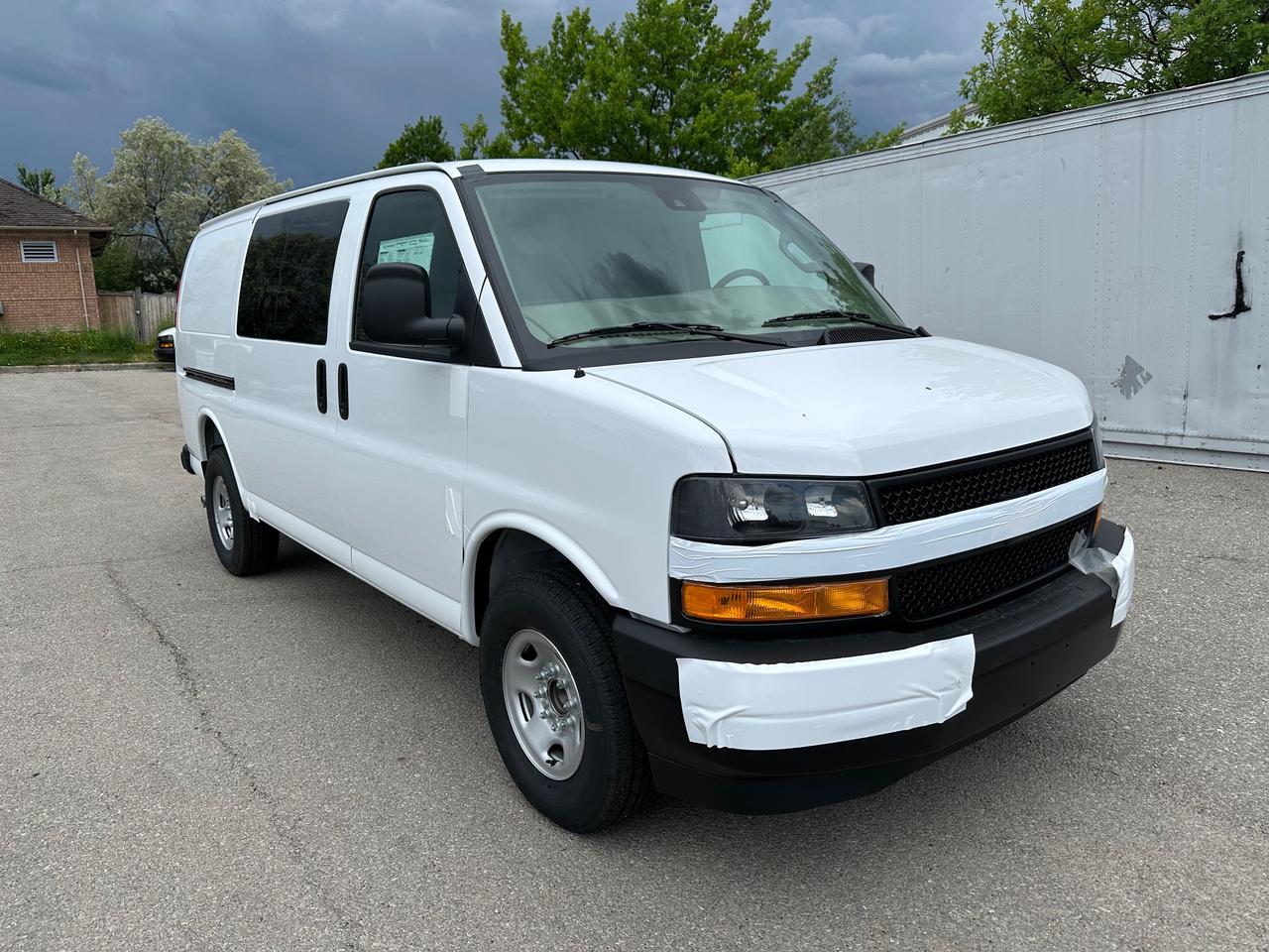 2026 Chevrolet Express 2500 Work Van Rear-Wheel Drive Cargo Van Photo