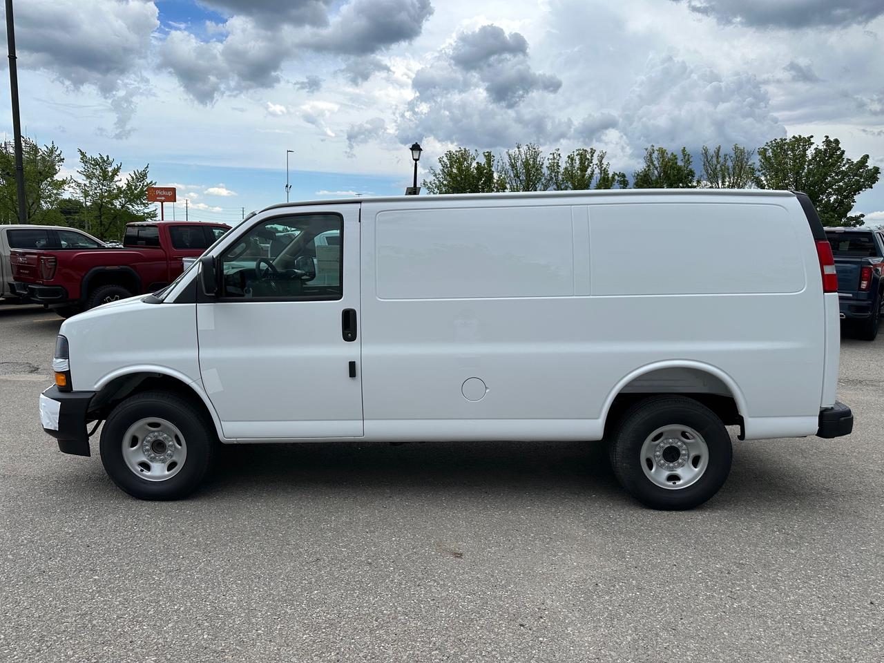 2026 Chevrolet Express 2500 Work Van Rear-Wheel Drive Cargo Van Photo