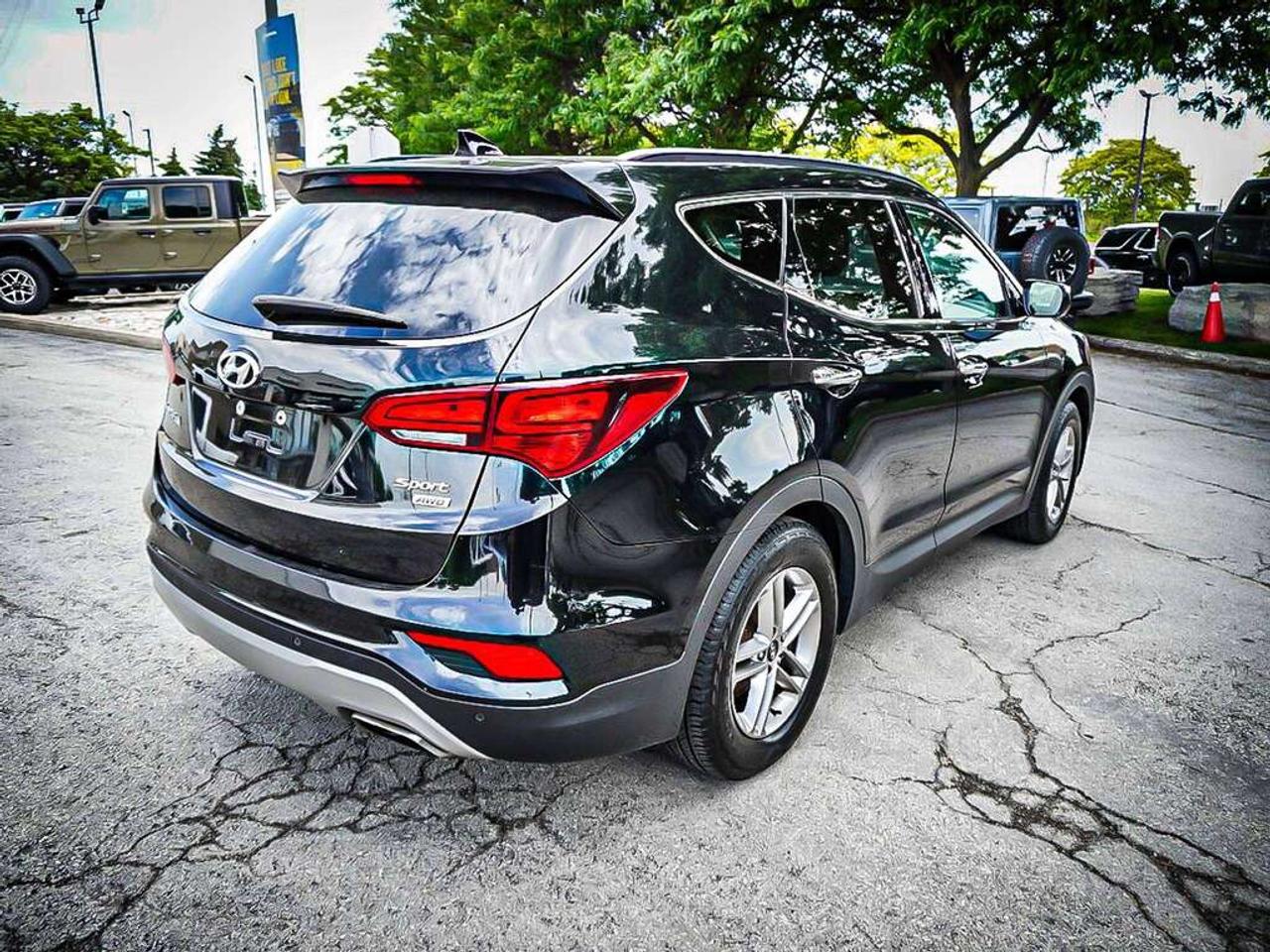 2017 Hyundai Santa Fe  Photo