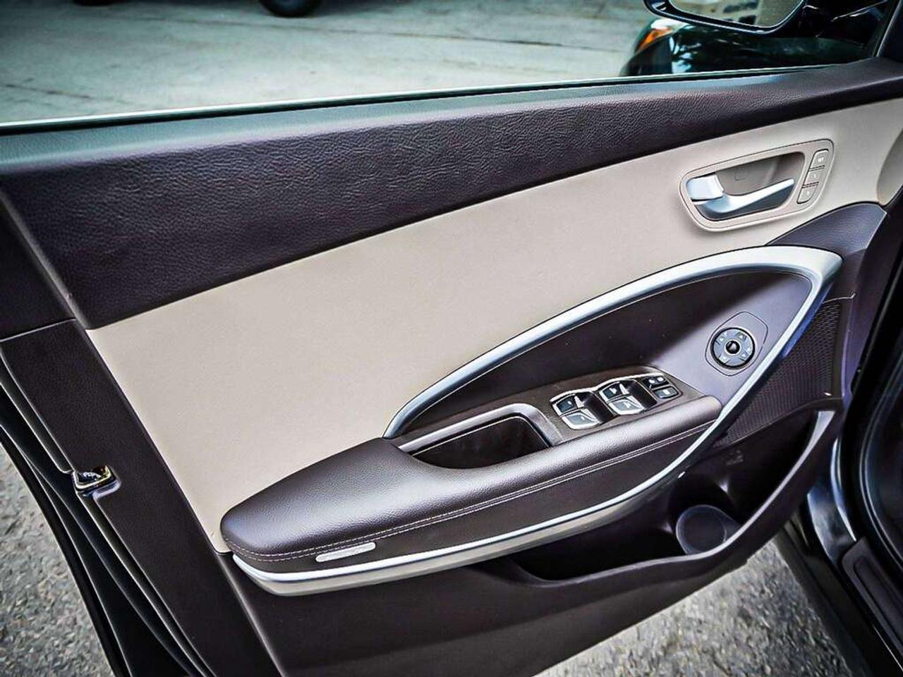 2017 Hyundai Santa Fe  Photo