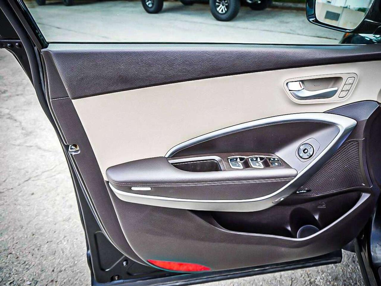 2017 Hyundai Santa Fe  Photo