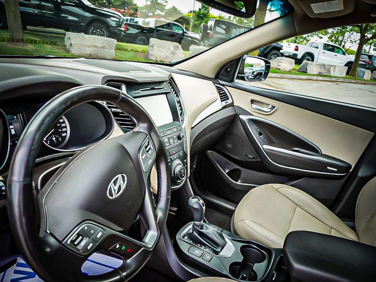 2017 Hyundai Santa Fe  Photo