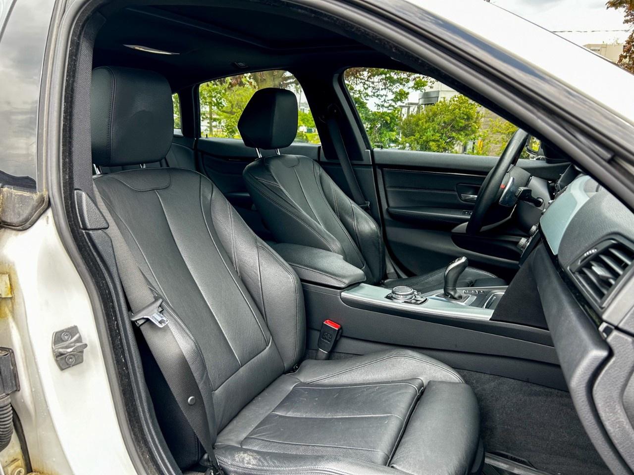 2016 BMW 4 Series AWD / 4 cylinder / Low km Photo