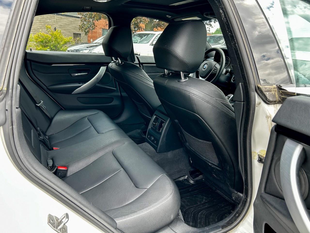 2016 BMW 4 Series AWD / 4 cylinder / Low km Photo