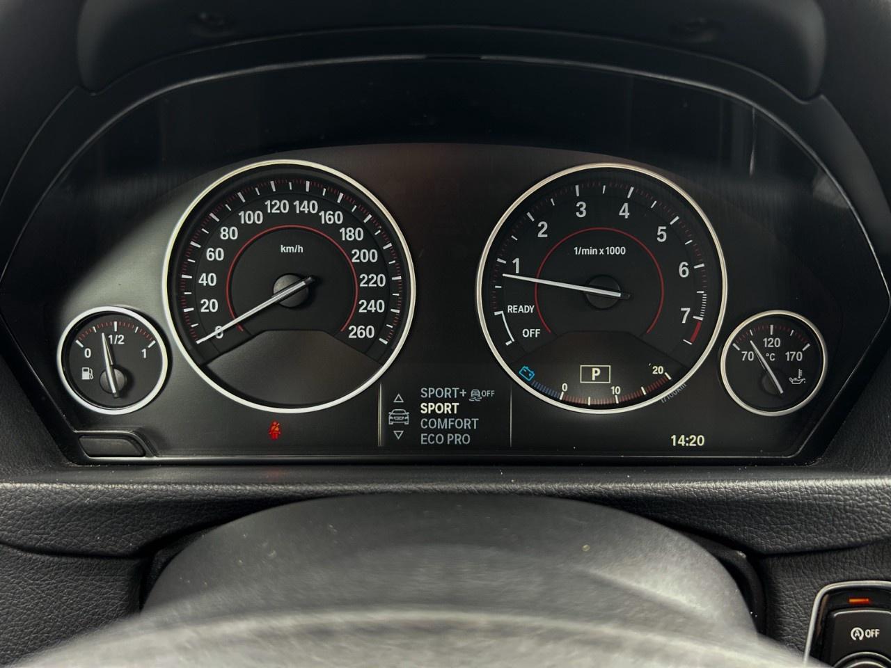 2016 BMW 4 Series AWD / 4 cylinder / Low km Photo