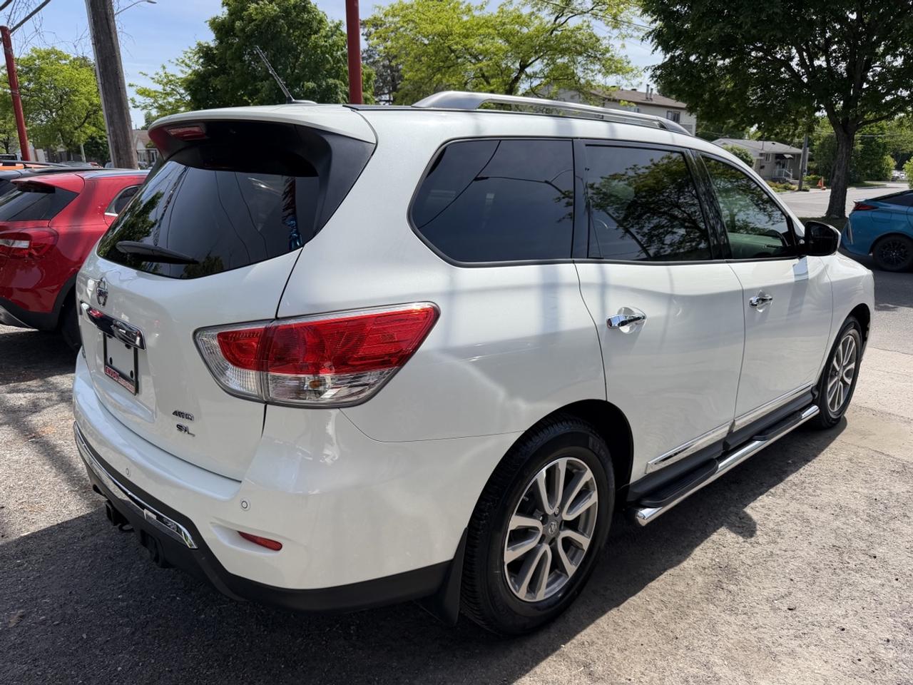 2015 Nissan Pathfinder SL 4WD Photo
