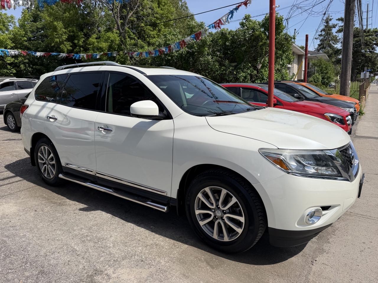 2015 Nissan Pathfinder SL 4WD Photo
