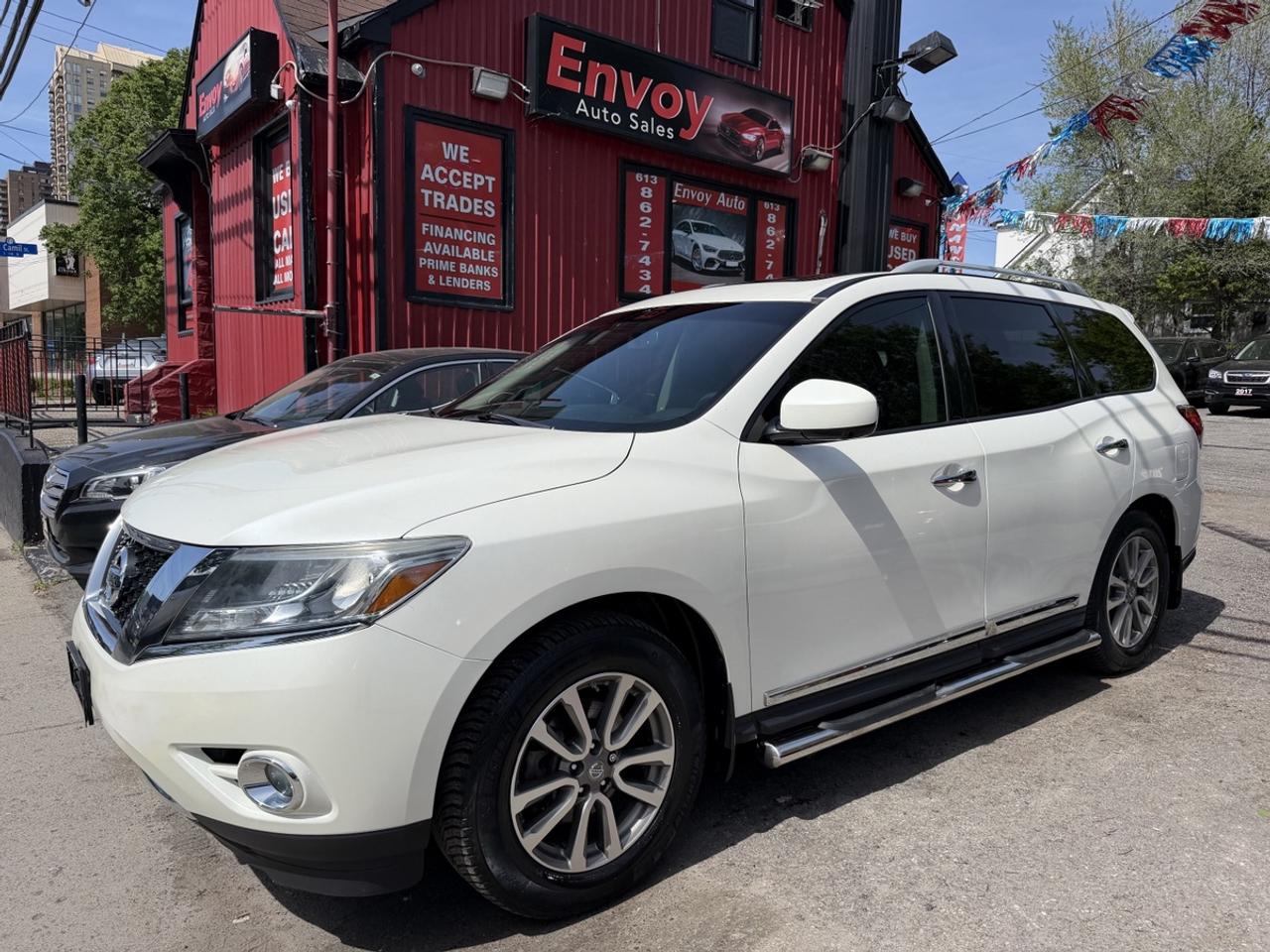 2015 Nissan Pathfinder SL 4WD Photo