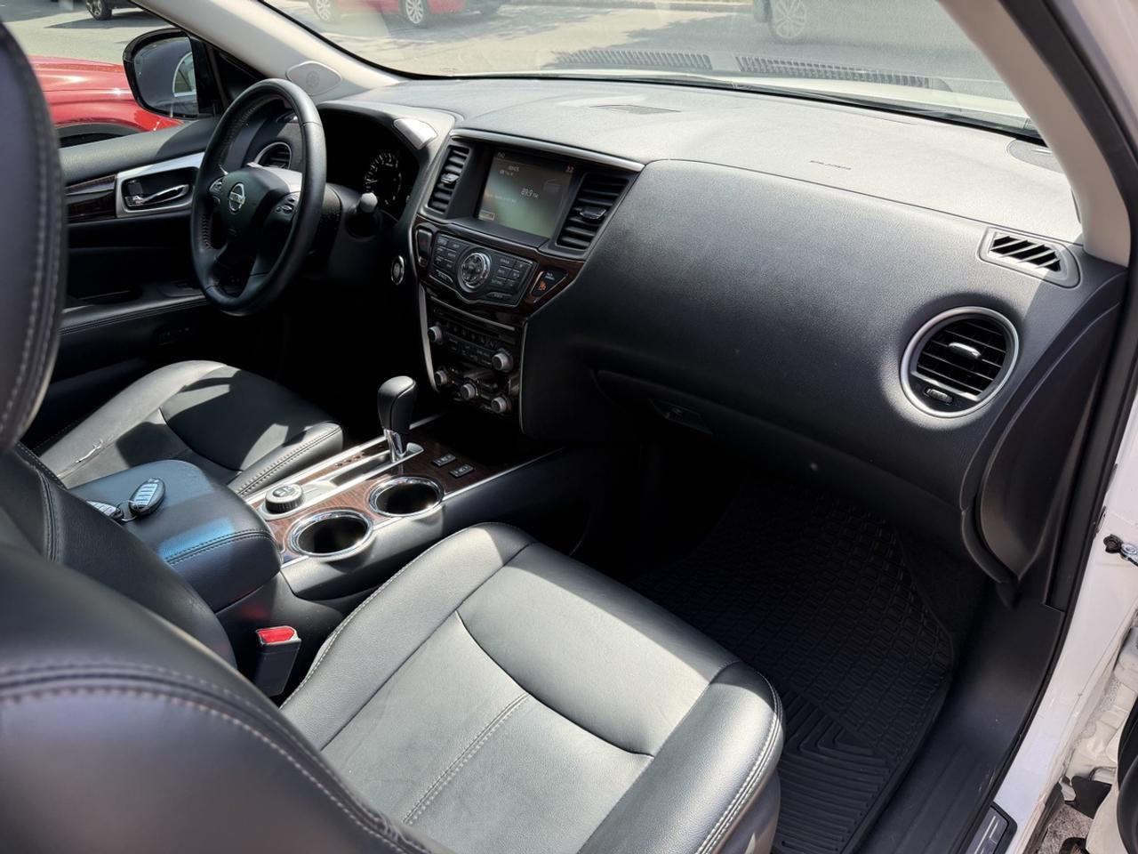2015 Nissan Pathfinder SL 4WD Photo