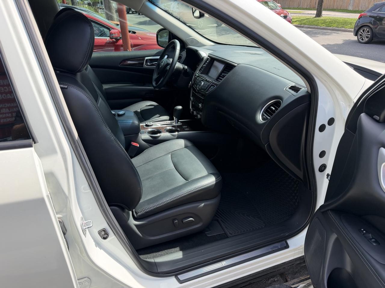 2015 Nissan Pathfinder SL 4WD Photo