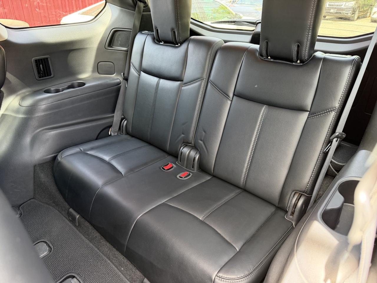 2015 Nissan Pathfinder SL 4WD Photo