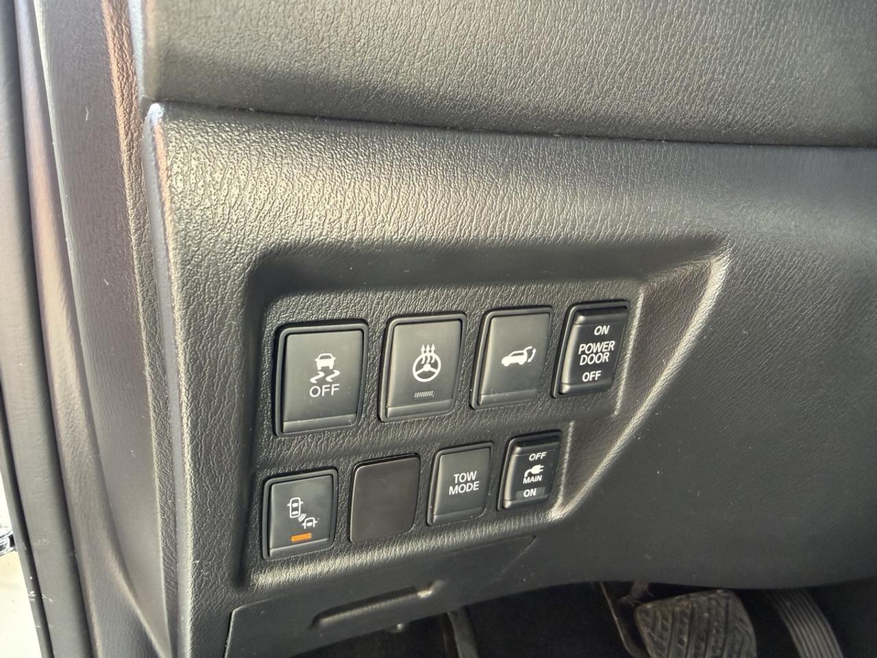 2015 Nissan Pathfinder SL 4WD Photo