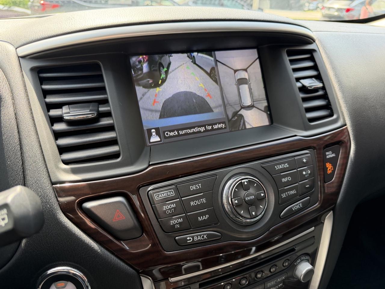 2015 Nissan Pathfinder SL 4WD Photo