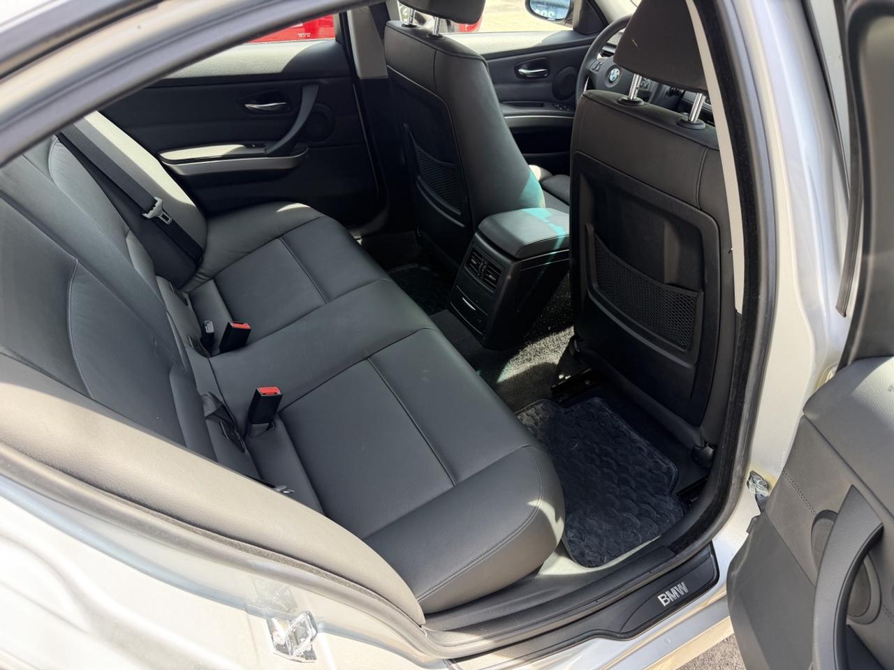 2006 BMW 3-Series 325i 6-SPEED Photo