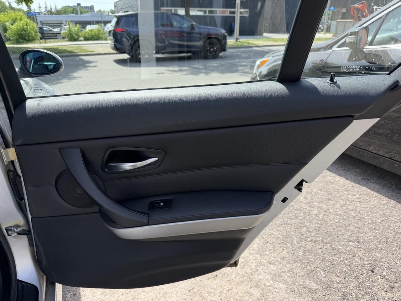 2006 BMW 3-Series 325i 6-SPEED Photo