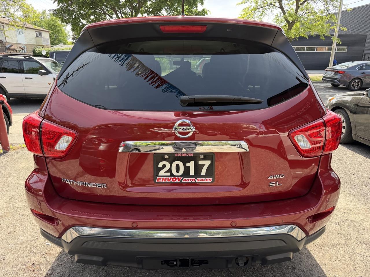 2017 Nissan Pathfinder SL 4WD Photo