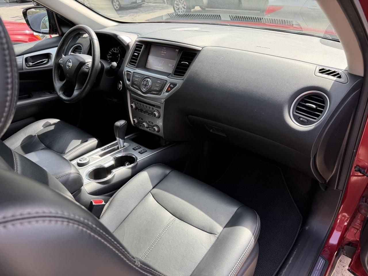 2017 Nissan Pathfinder SL 4WD Photo