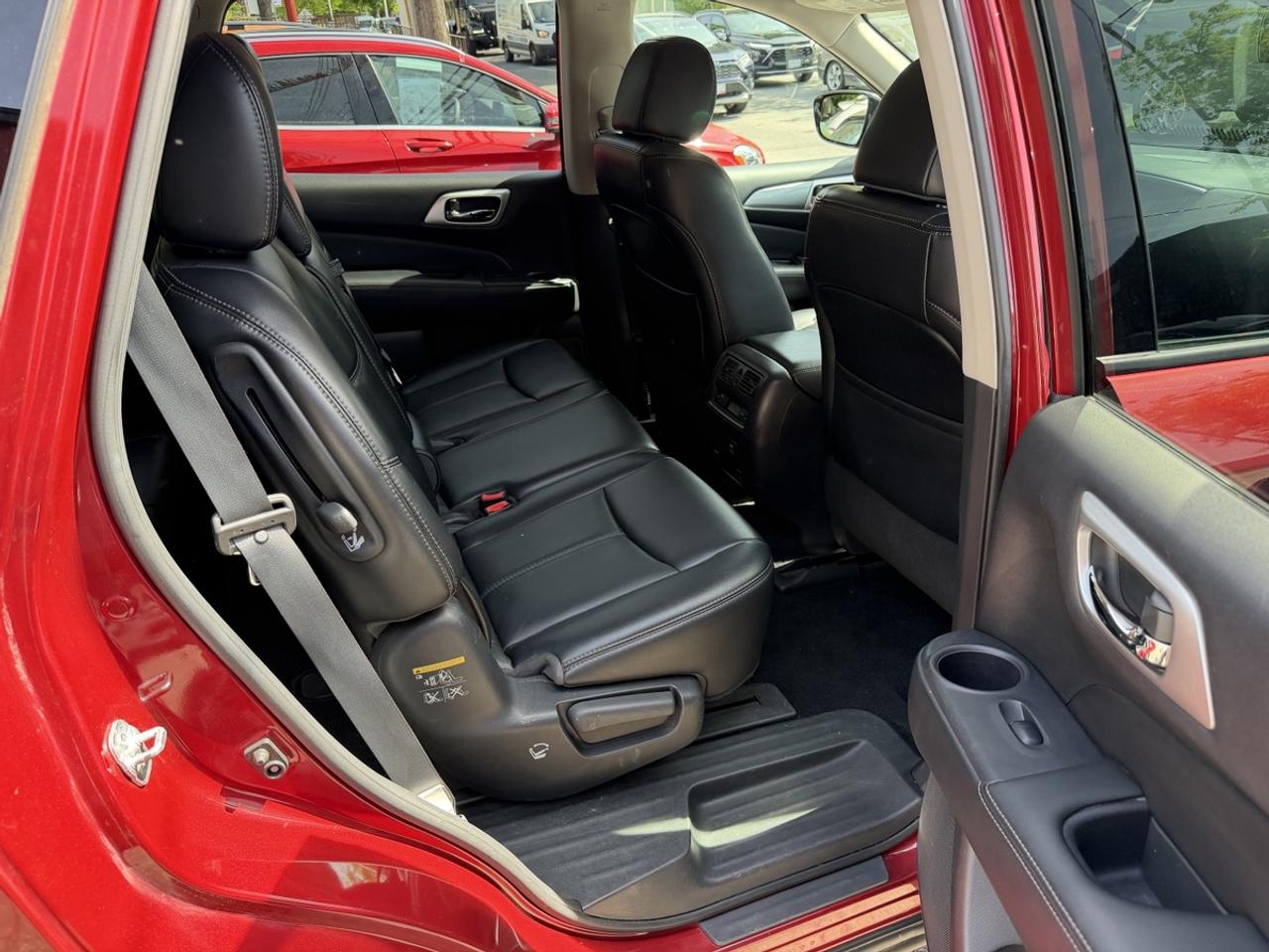 2017 Nissan Pathfinder SL 4WD Photo