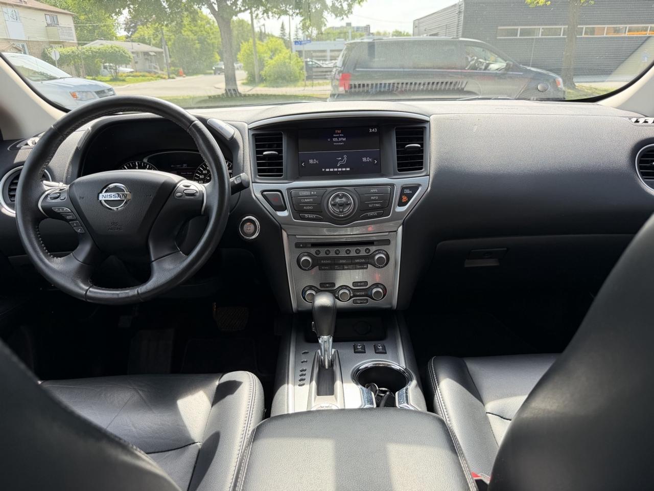 2017 Nissan Pathfinder SL 4WD Photo