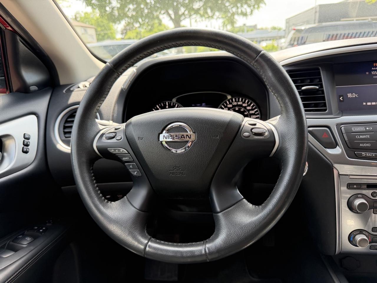 2017 Nissan Pathfinder SL 4WD Photo