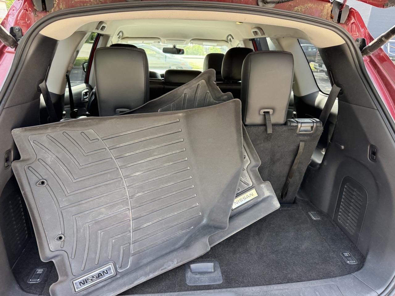 2017 Nissan Pathfinder SL 4WD Photo