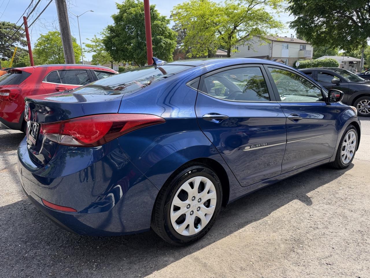 2015 Hyundai Elantra SE Photo3