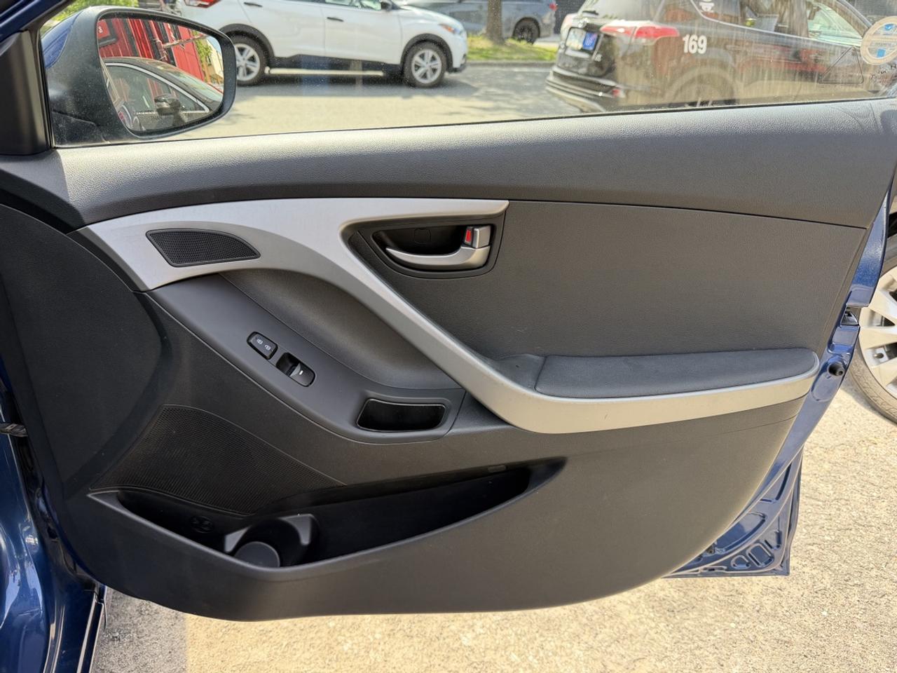 2015 Hyundai Elantra SE Photo