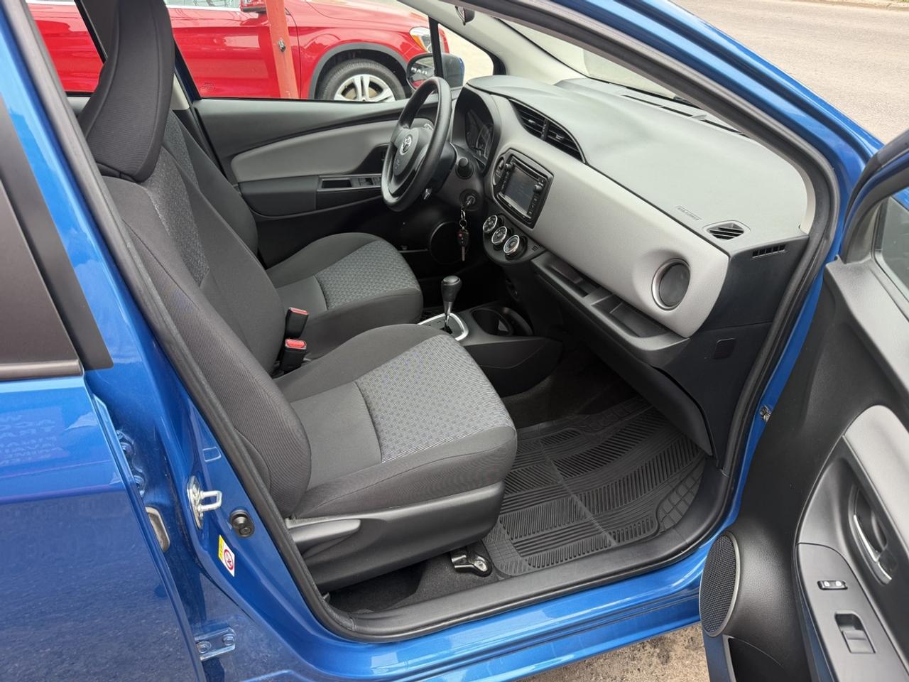 2016 Toyota Yaris  Photo