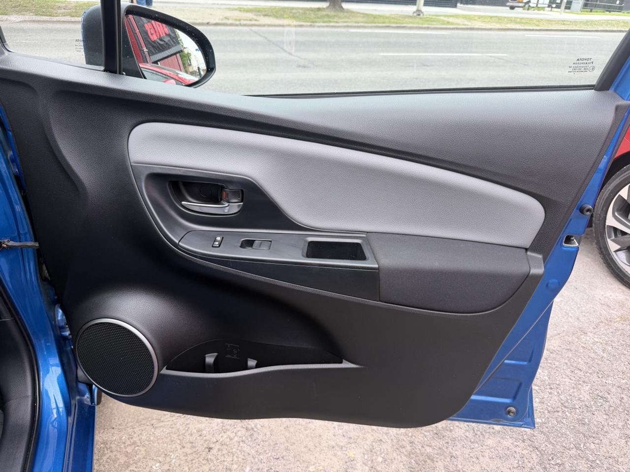 2016 Toyota Yaris  Photo