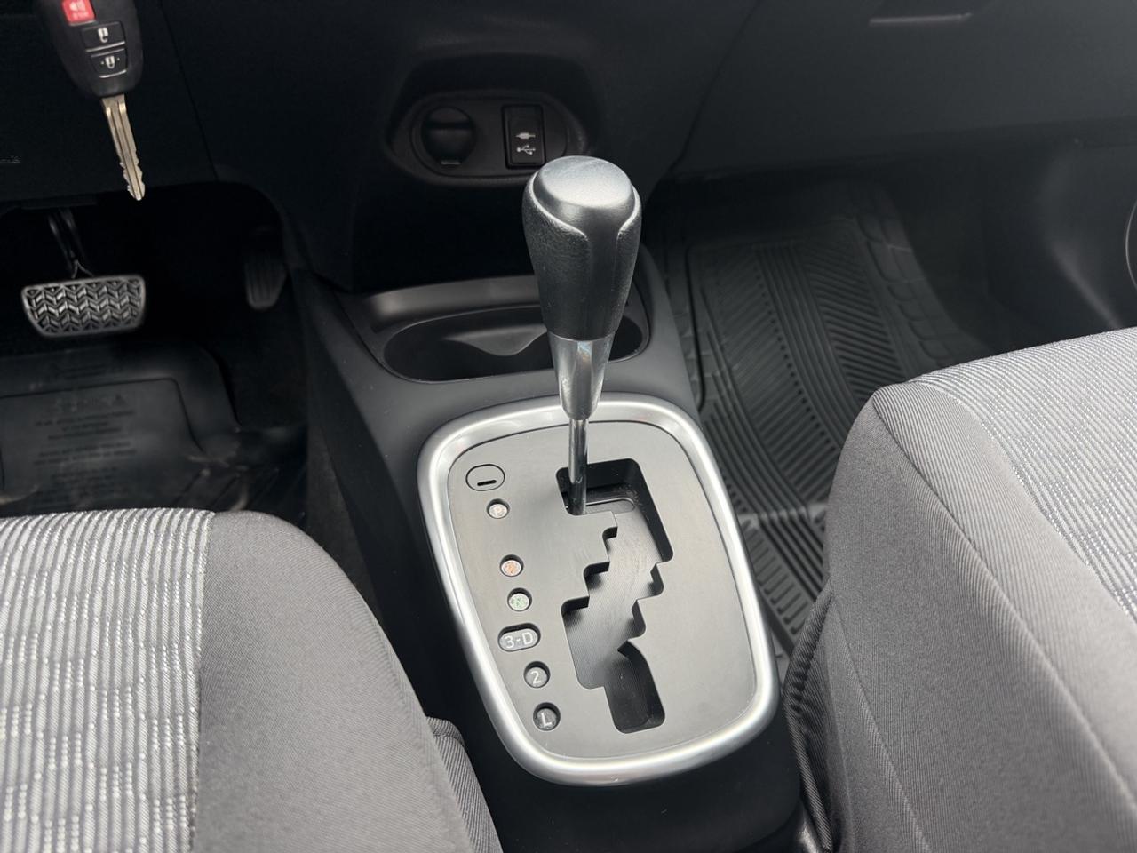 2016 Toyota Yaris  Photo