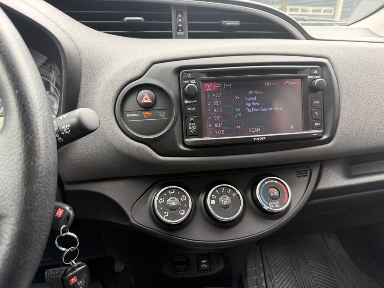 2016 Toyota Yaris  Photo