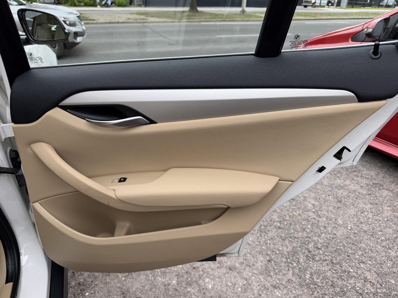 2013 BMW X1 xDrive28i Photo