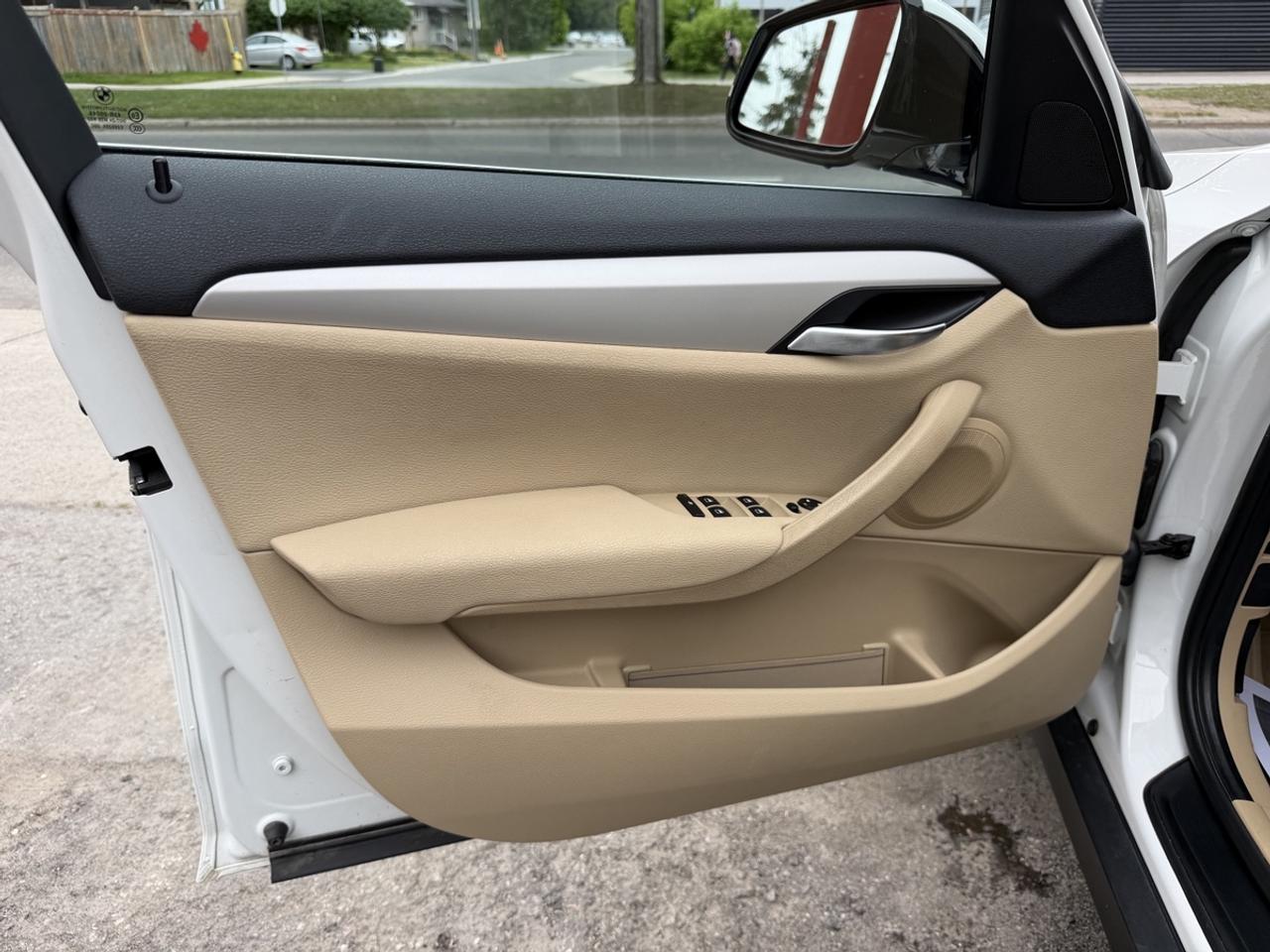 2013 BMW X1 xDrive28i Photo