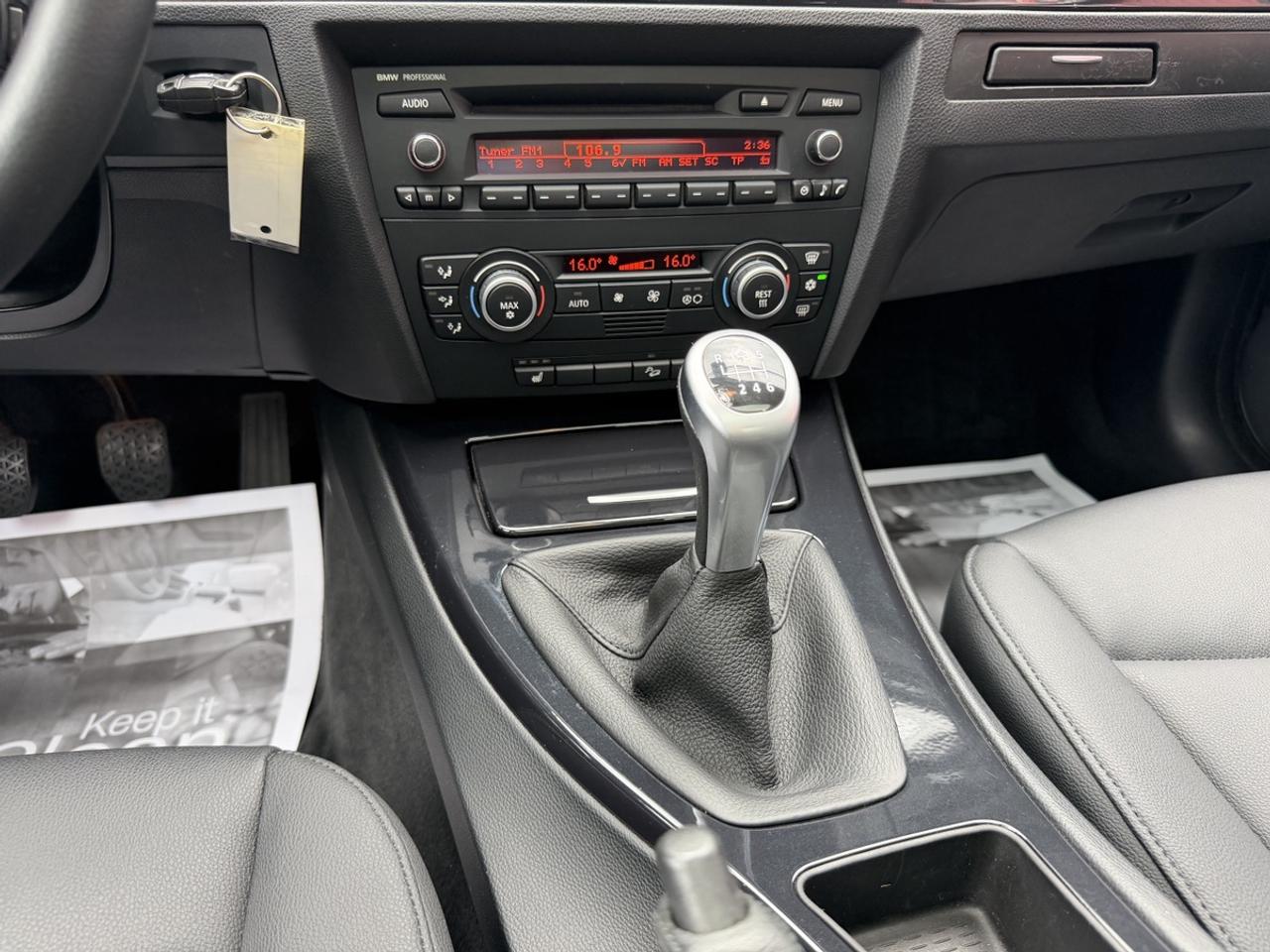 2009 BMW 3-Series 328i xDrive 6-SPEED Photo
